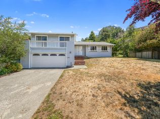 978 Park Pacifica Ave, Pacifica, CA 94044