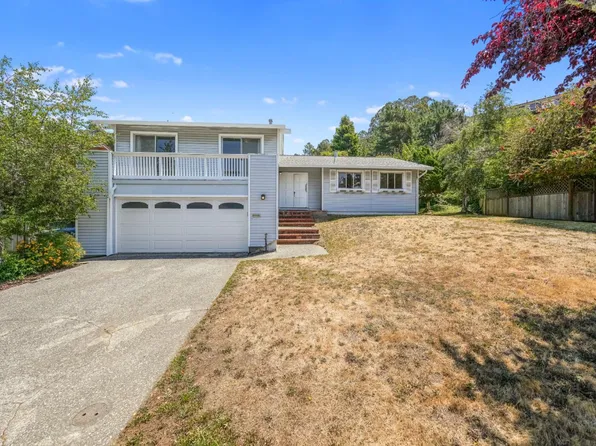 978 Park Pacifica Ave, Pacifica, CA 94044