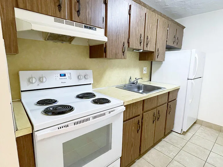 124 Main St #11 — Photo 3
