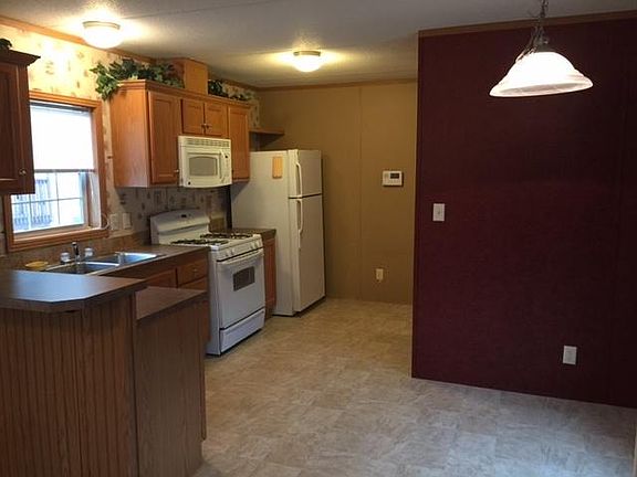 3rd image of 407 Sunny Dale Dr