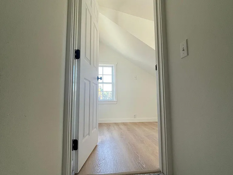 1206 N Anderson St — Photo 17