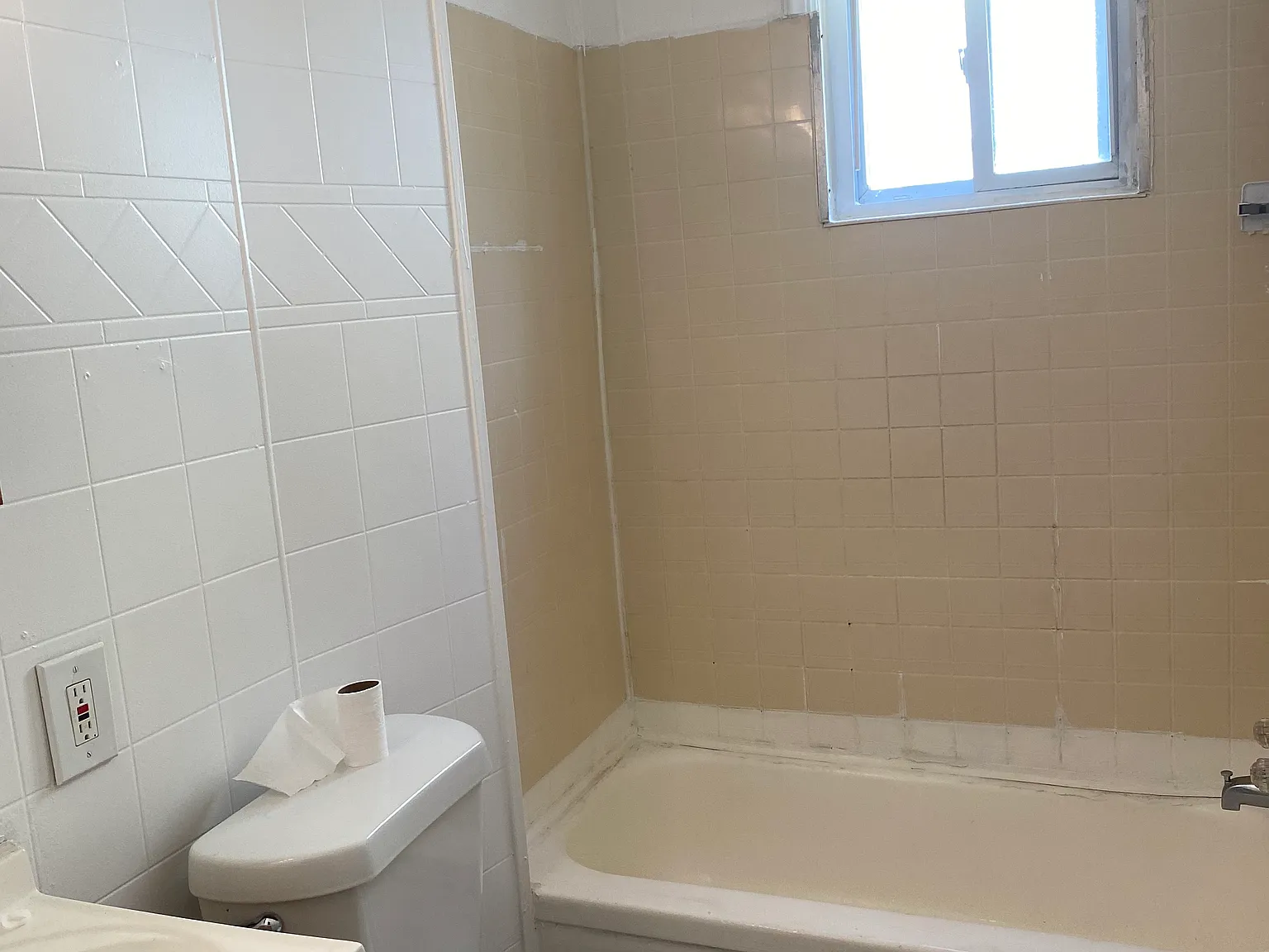 2 bed, 670 sqft, $1,100 — Photo 2