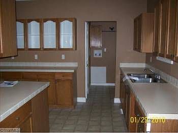 4th image of 1470 Knollwood Dr