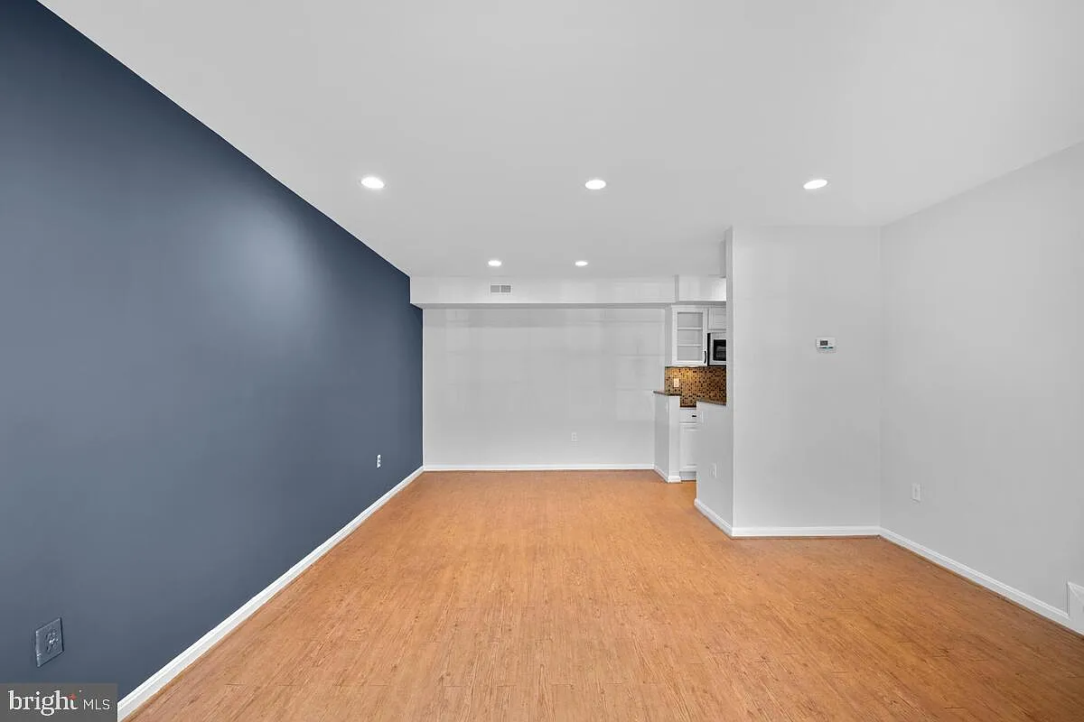 2 bed, 1.5 bath, 966 sqft, $2,400 — Photo 4