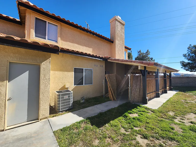 1846 E Milling St — Photo 7