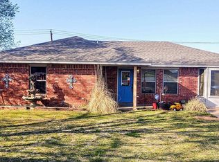 103 Chickasaw Dr, Comanche, OK 73529