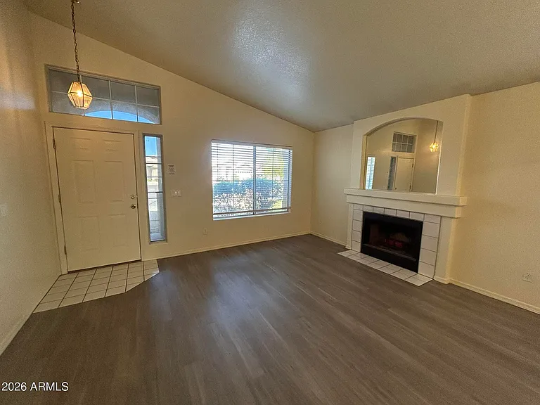 51 N Del Pueblo Pl — Photo 3