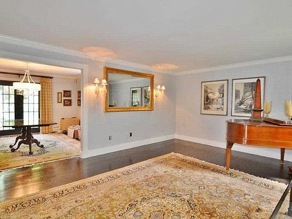 4th image of 1 Shortwood Ln