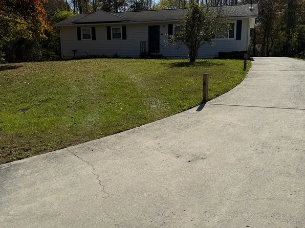 220 Sierra Ln, Rocky Top, TN 37769
