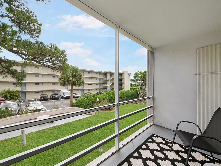 2581 N Garden Dr #206 — Photo 15