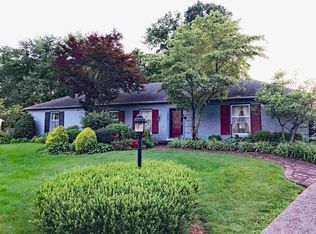 8707 Banbridge Rd, Louisville, KY 40242