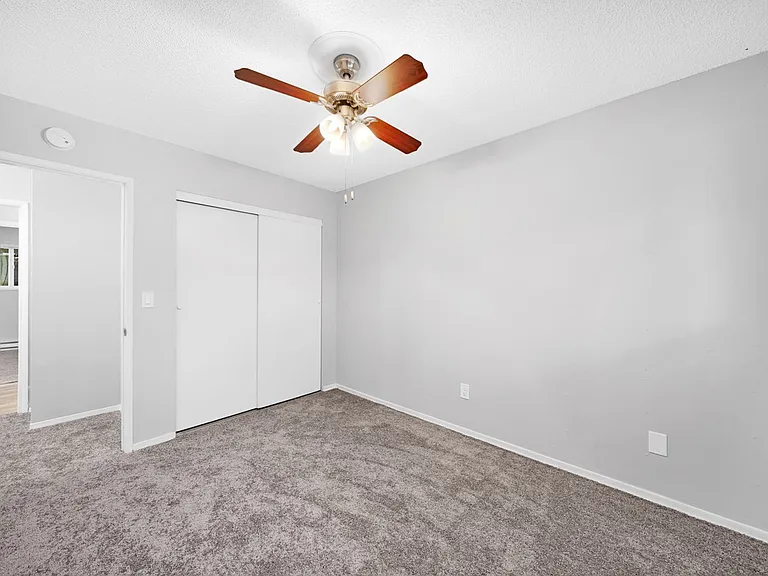 Wetherburne Square Townhomes — Photo 33
