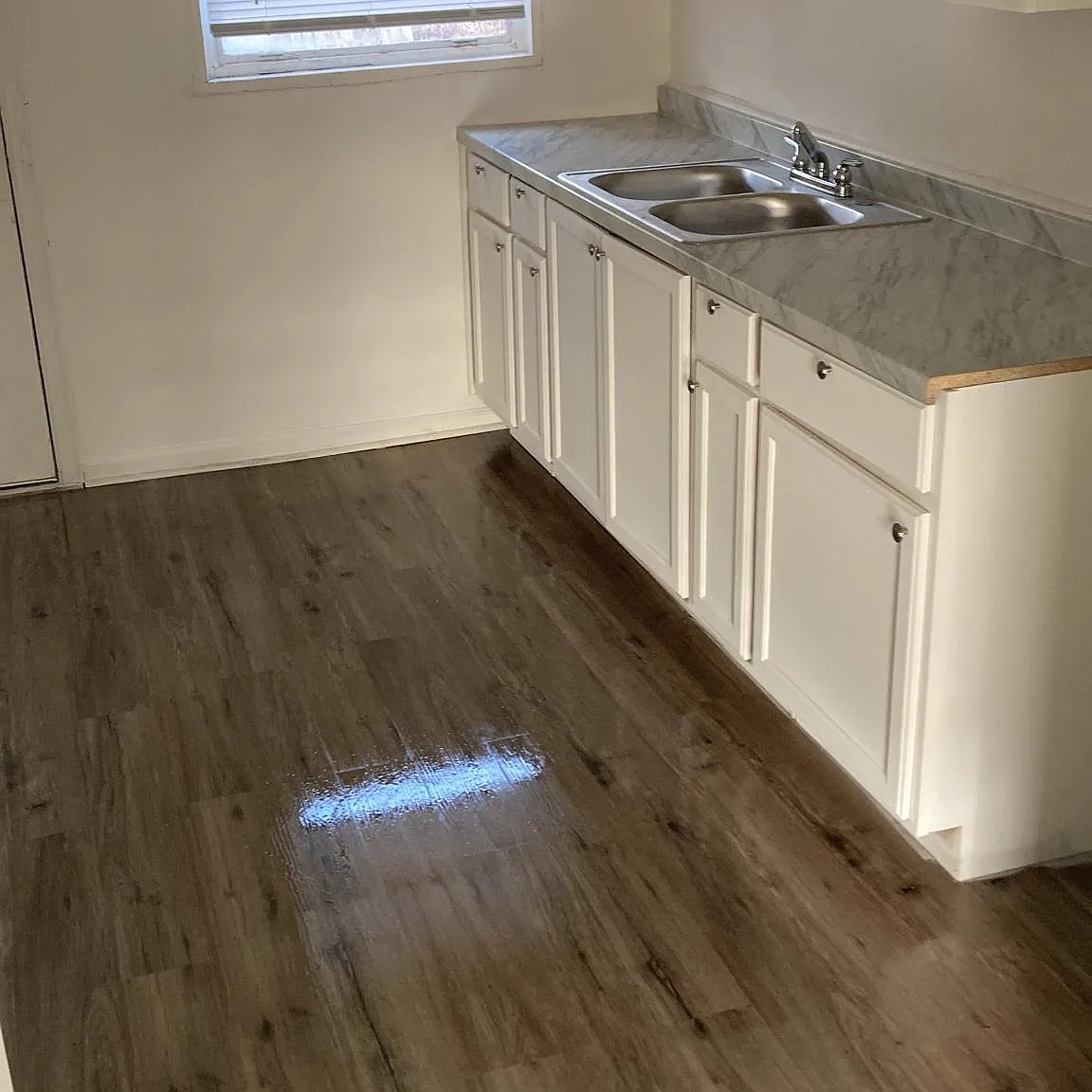 2 bed, 750 sqft, $700 — Photo 2