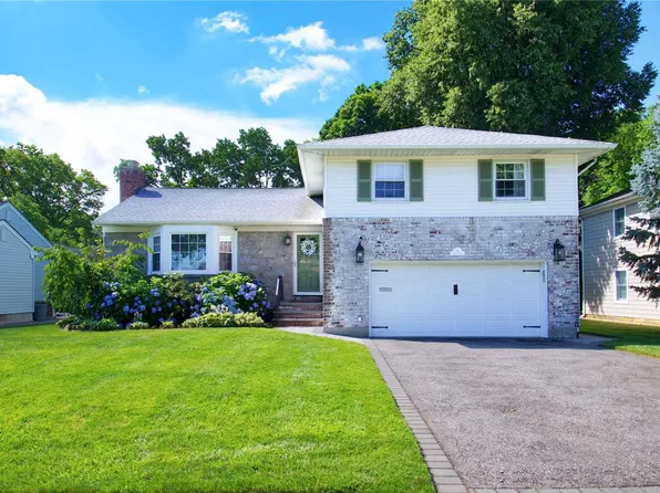 8 Fair Court, Garden City, NY 11530