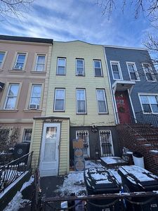 300 18th St, Brooklyn, NY, 11215