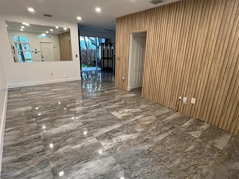 254 Riverwalk Cir #254 — Photo 7