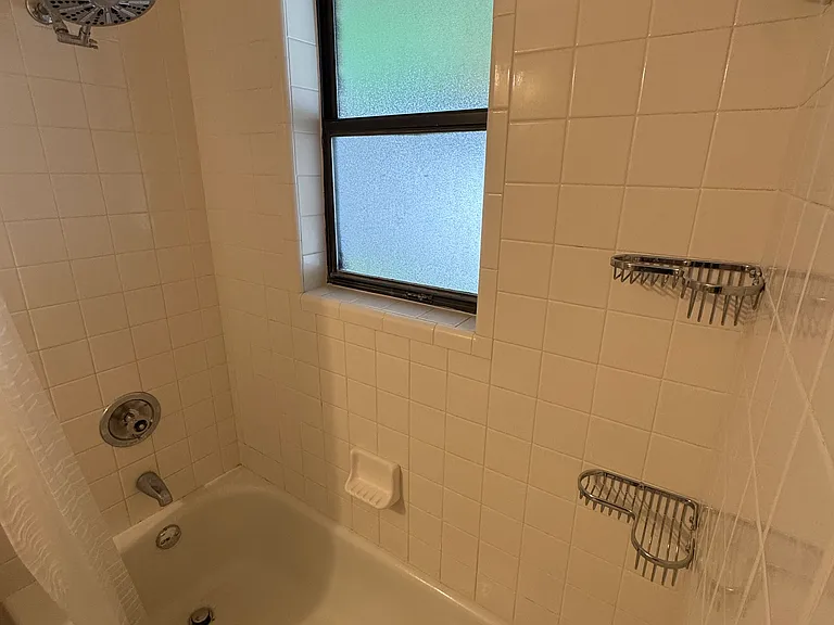 1029 SW Rossborough Ct #102 — Photo 17