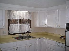 2nd image of 221 Denmark St