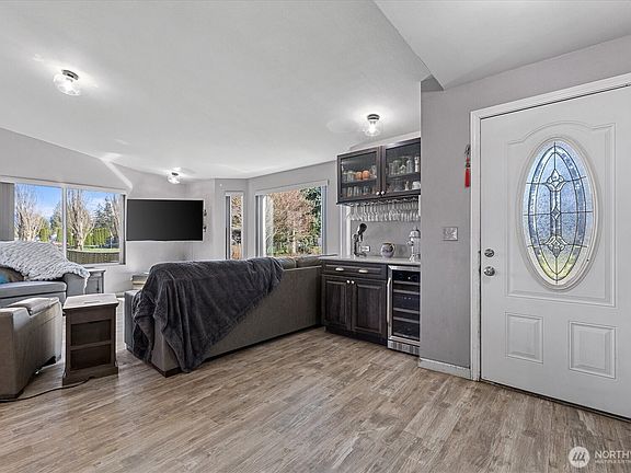 3rd image of 17771 Dunbar Road