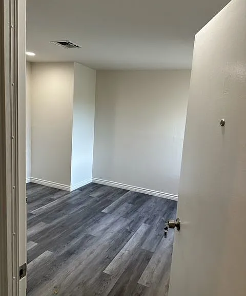 11231 Oxnard St #10 — Photo 3