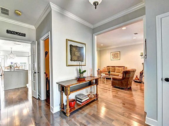 5th image of 425 Brookhollow Ln