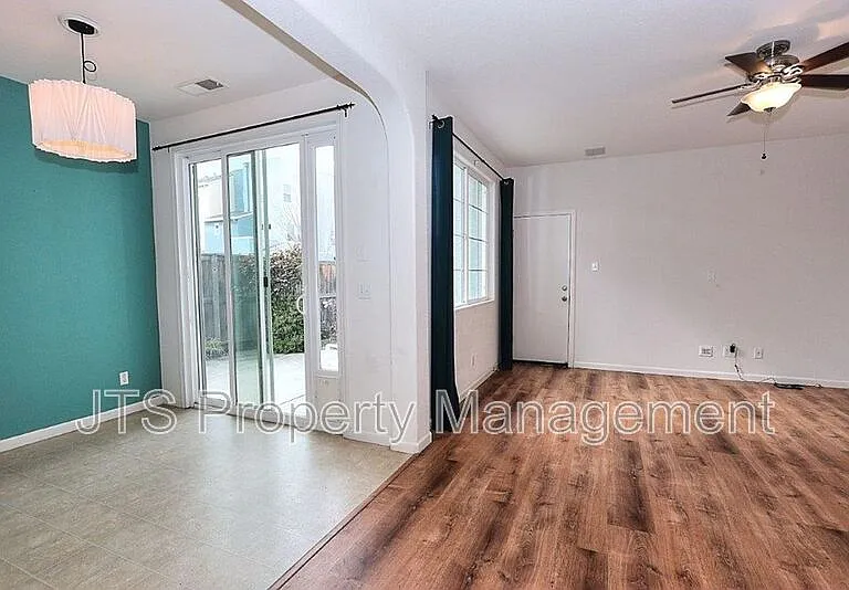 10921 Oakham Dr — Photo 7