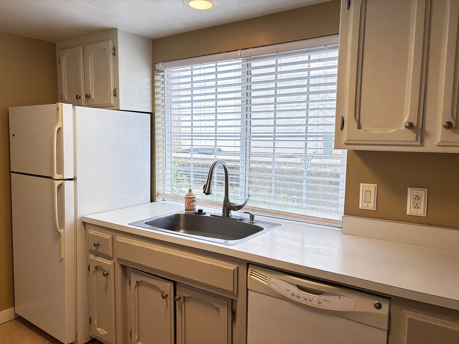 3154 Country Club Drive - 1 — Photo 3