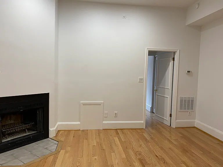 343 S 18th St #2 — Photo 8
