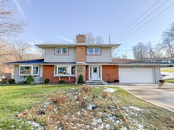 505 Woodland Dr, Buchanan, MI 49107