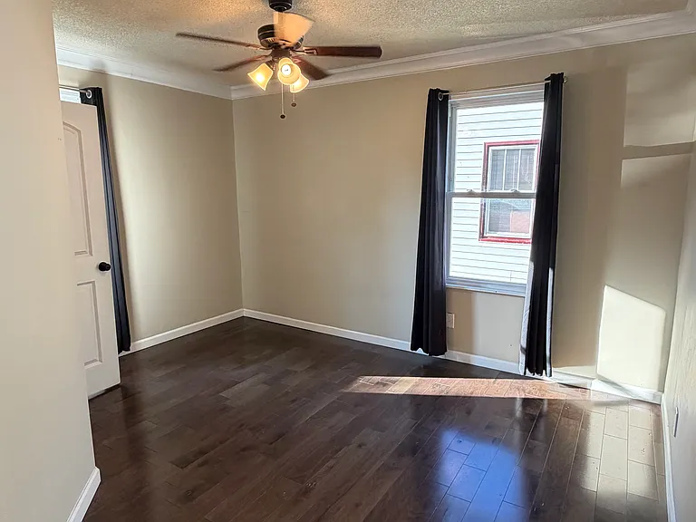 308 E Quincy Ave — Photo 7