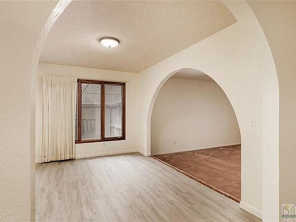 4th image of 3191 Parkhill Dr