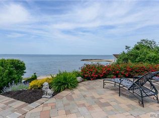 16 Leeward Cv, Bayville, NY 11709