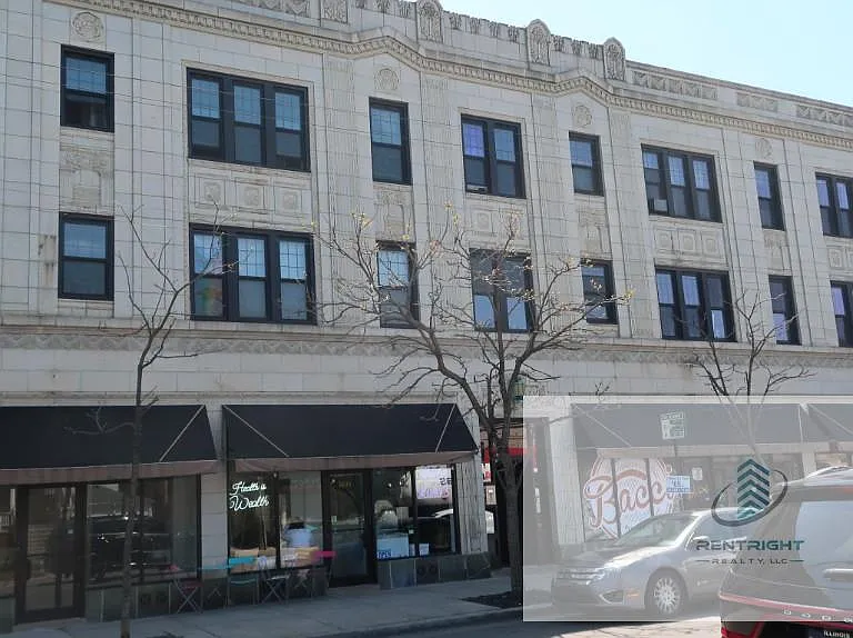 5037 W Montrose Ave #209 — Photo 1