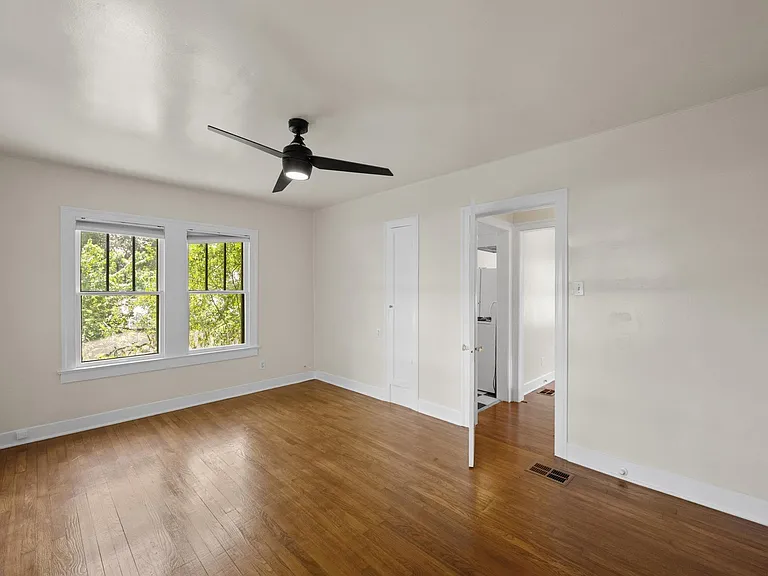 107 E Gibson St — Photo 16