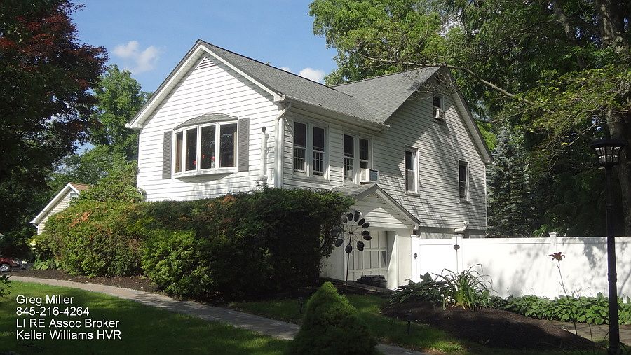 1st image of 5 Colonial Dr