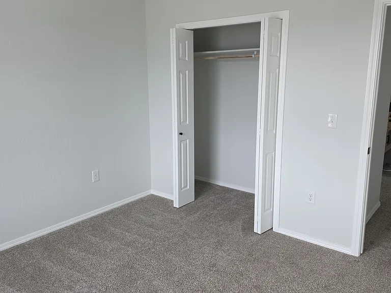 Endicott Dr — Photo 2