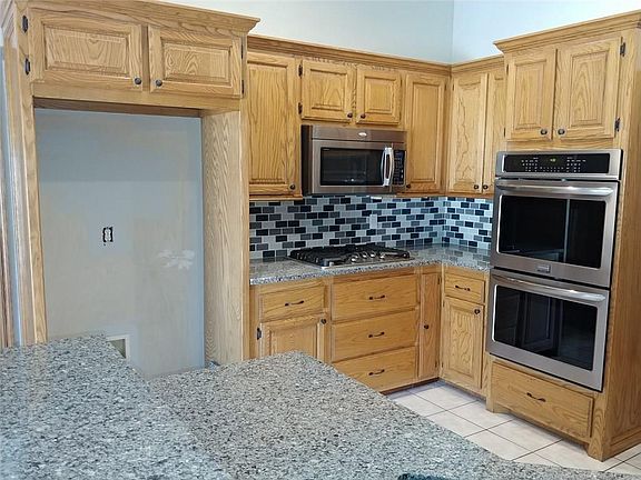 4th image of 1409 E Persimmon Ln