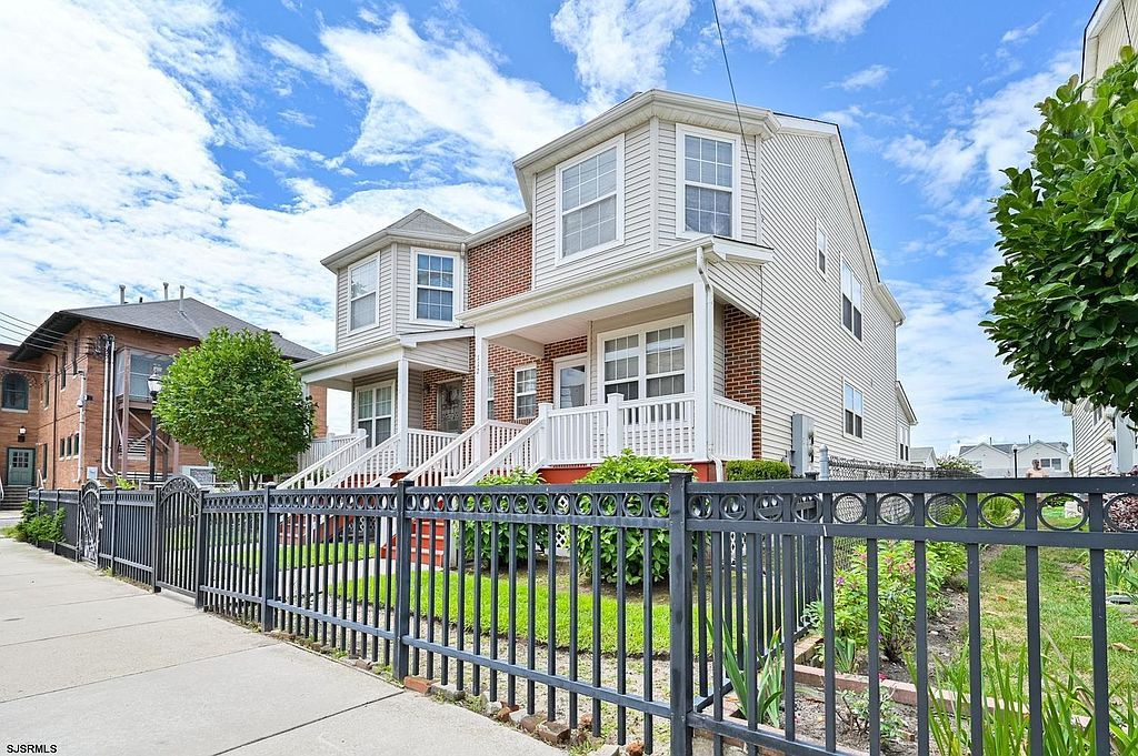 112 N Maryland Ave - Property Image