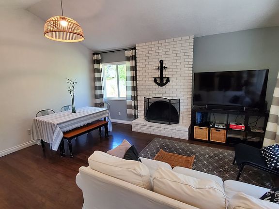 5th image of 15940 SE Arista Dr
