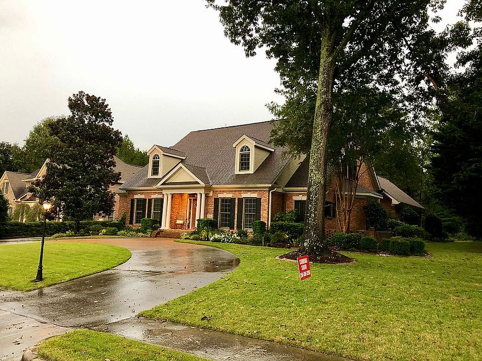 2nd image of 2598 Calumet Dr SE