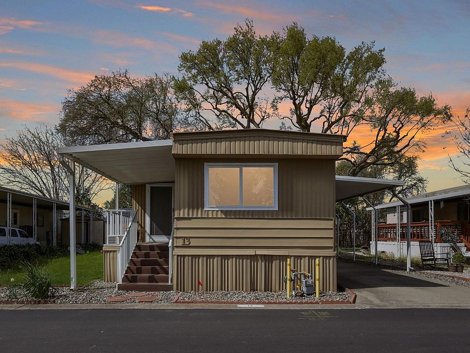 1st image of 13 Leisureville Cir