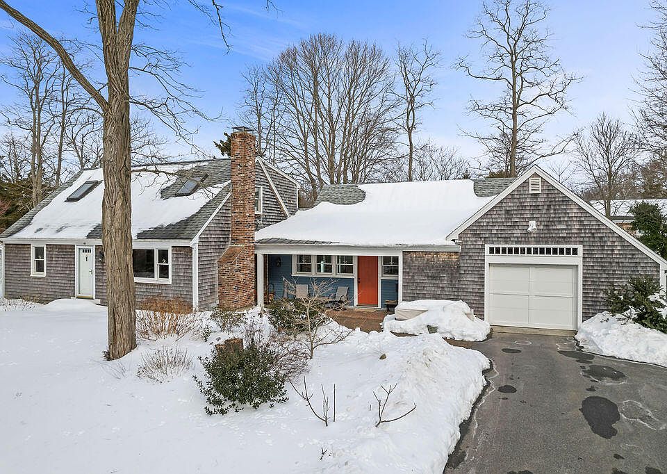 1st image of 44 Elvira Avenue