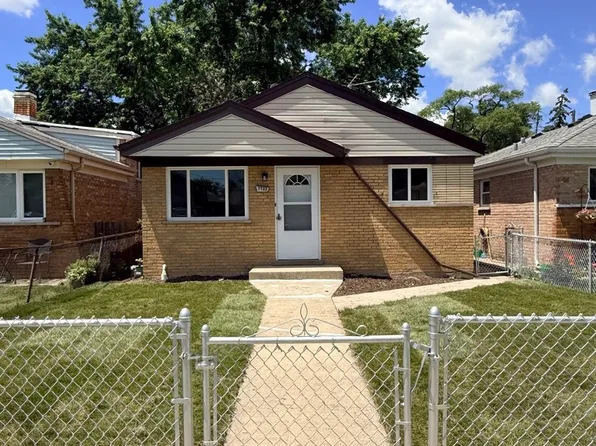 7732 Lotus Ave, Burbank, IL 60459