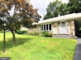 208 Diane Ave, Hatboro, PA 19040