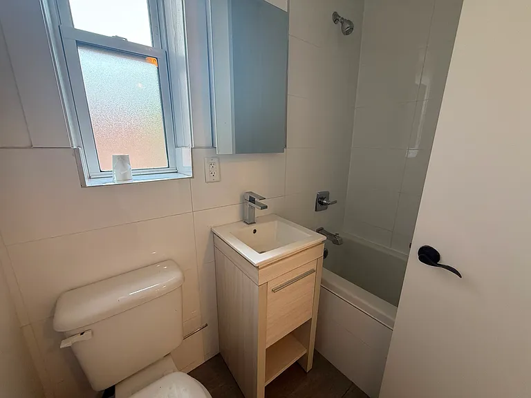 34 Kensington Ave #E4 — Photo 10