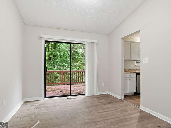 5th image of 4305 Old Lake Dr