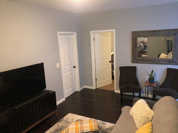 3rd image of 2525 Medary Ave