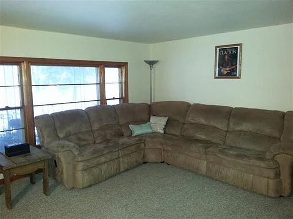 2nd image of 102 Yosemite Ave