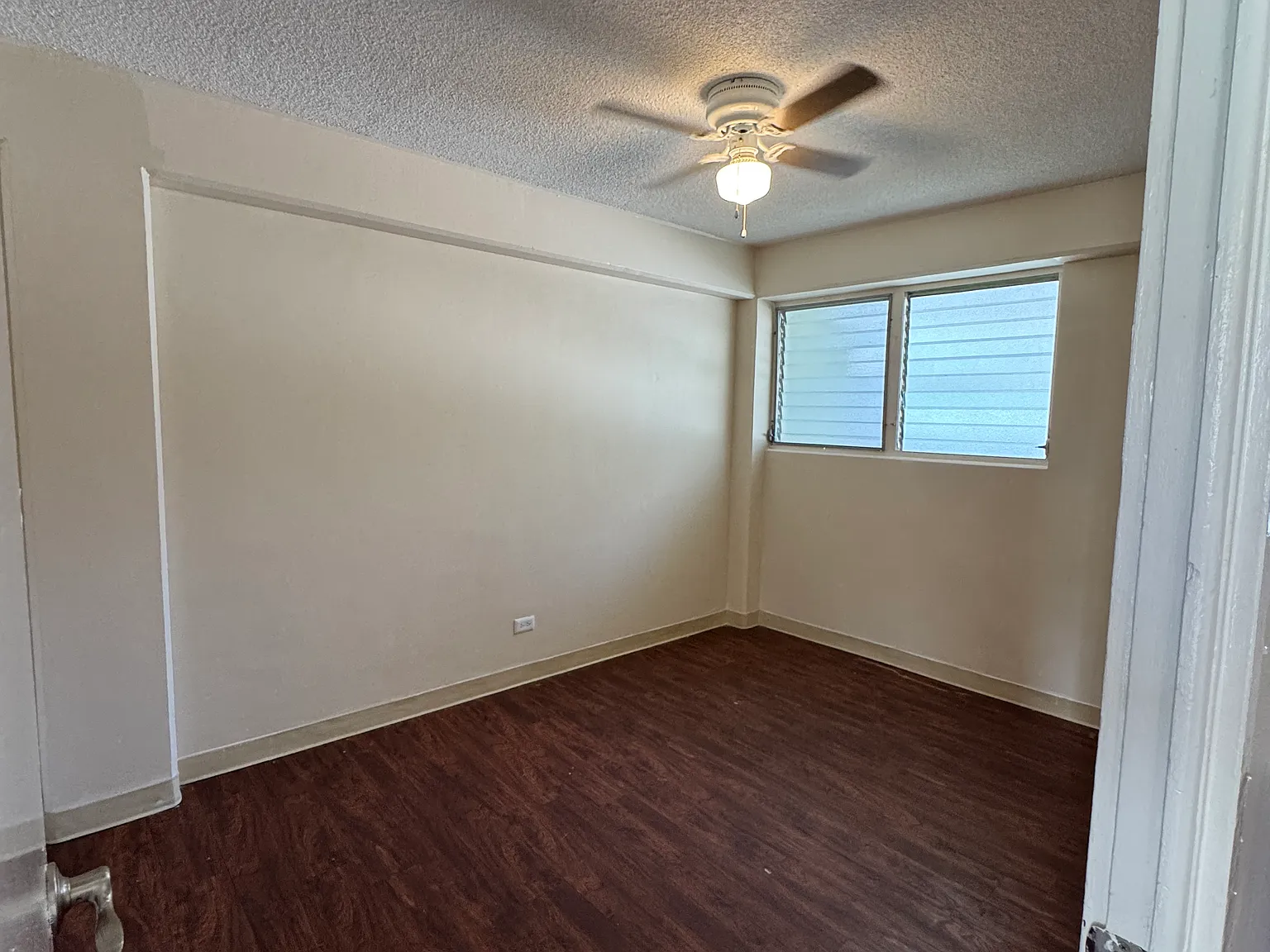 2 bed, 550 sqft, $2,400 — Photo 4