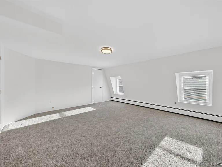 12 Scotchtown Ave — Photo 23
